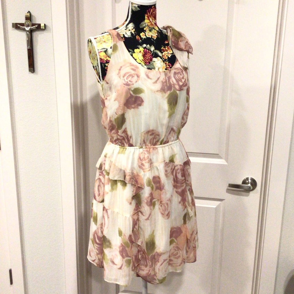 🛑 3 For $30 SALE🛑Y2K Lauren Conrad ruffled chiffon rose dress